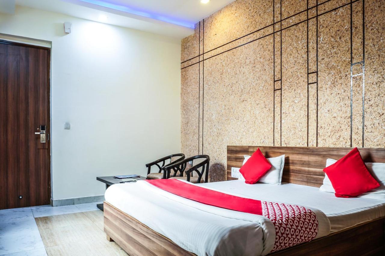 Oyo 18895 Hotel Kartikay Grand Hisār エクステリア 写真